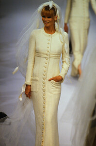 chanel-hc-fw-1995.thumb.jpg.32ecaa9fa7aa7b3e9ef1e08ed7ff46e6.jpg