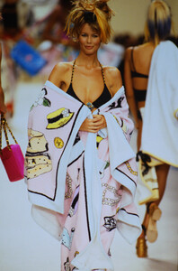 chanel-ss-1994.thumb.jpg.ba0650a52b452422d6f8a2a5a3035cc0.jpg