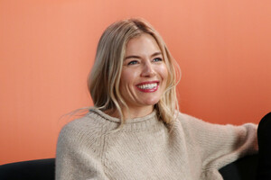 Sienna+Miller+Vulture+Spot+Presented+Amazon+FcZNsCLwtkcx.jpg