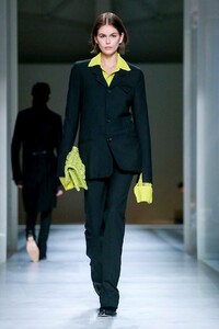 Bottega-Veneta-RTW-FW20-Milan-1464-1582392515.thumb.jpg.4d38d0d32e2384aae68a0be9b2c968c7.jpg