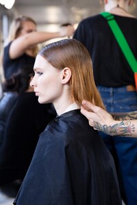 backstage-defile-ann-demeulemeester-printemps-ete-2020-paris-coulisses-22.thumb.jpg.dc4bd8adf7fcc3e2326160a793d7c04c.jpg