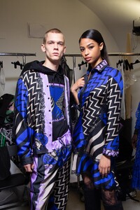 backstage-defile-emilio-pucci-automne-hiver-2020-2021-milan-coulisses-124.thumb.jpg.699f43ef061b1dc2c35c788bd5931a81.jpg