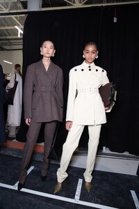 backstage-defile-jil-sander-automne-hiver-2020-2021-milan-coulisses-185.thumb.jpg.39b474e11c8a38851ba2bf84ad4ddc67.jpg