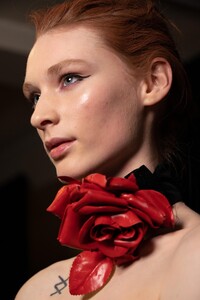 backstage-defile-richard-quinn-automne-hiver-2020-2021-londres-coulisses-46.thumb.jpg.2696f2235107c70d7e18367fe5523a69.jpg