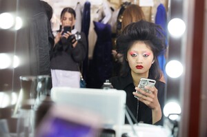 backstage-defile-rvdk-ronald-van-der-kemp-printemps-ete-2020-paris-coulisses-9.thumb.jpg.5b1bebb485738f1385c9bb67d20a8ea8.jpg