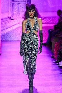 defile-anna-sui-automne-hiver-2020-2021-new-york-look-44.thumb.jpg.c0e15708ecdd2720214eddd3db3eb795.jpg