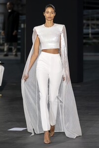 defile-david-koma-printemps-ete-2020-londres-look-43.thumb.jpg.7332aec1ad4ce5928cfdb9ba67333de5.jpg