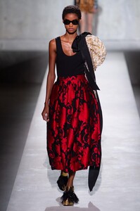 defile-dries-van-noten-printemps-ete-2020-paris-look-27.thumb.jpg.83184acf2dfa3f9acbd8e2a09a5ec8a2.jpg