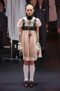 defile-gucci-automne-hiver-2020-2021-milan-look-9.thumb.jpg.737ec0f4d83e982bd6af1c6980eea727.jpg