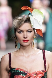 detail-defile-dolce-amp-gabbana-printemps-ete-2020-milan-detail-277.thumb.jpg.b118445deb33c8c112c5dc73198e1a1b.jpg