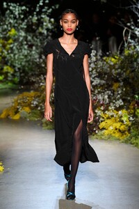 jason-wu-collection-rtw-f20-24.thumb.jpg.667a49c42d54338137943495e858a237.jpg