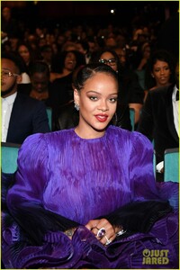 rihanna-accepting-presidents-award-nacp-image-awards-09.jpg