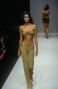 1797212939_PacoRabanne1997WomenRTW28.thumb.jpg.9c33dff9ae393a375178731424a66a85.jpg