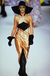 794897151_chloe-ss-1996(17).thumb.jpg.265cfda9d706cc936206220267abc312.jpg