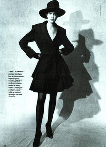 Lindbergh_Vogue_Italia_July_August_1987_07.thumb.png.8d7cb2699dfa533c4b5c0a483584b334.png