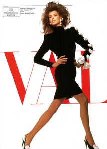 Meisel_Valentino_Fall_Winter_87_88_01.thumb.png.a620ea17822d4a9c886efb9066f9423f.png