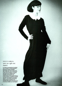 Nuovo_Versante_Testino_Vogue_Italia_July_August_1987_03.thumb.png.eebf390be9fff943375d846a764d7147.png