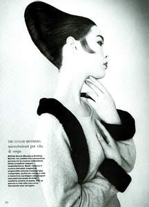 Nuovo_Versante_Testino_Vogue_Italia_July_August_1987_05.thumb.png.edab8fe49f8f497084c936f8deee4b8a.png