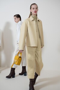 backstage-defile-hermes-automne-hiver-2020-2021-paris-coulisses-57.thumb.jpg.1a1b55c400c51cbb3dcb248d23fed7e6.jpg