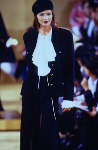 1173258949_donna-karan-ss-1993(1).thumb.jpg.0a8a86c280a6212be5c06ea7f66cc64a.jpg