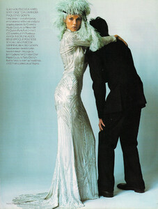 Vogue UK (December 2000) - Black Gold - 011.jpg