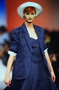 2065487114_kenzo-ss-1992(5).thumb.jpg.3e5bc669b73f2ddcc7e6d3f802ba9fa8.jpg