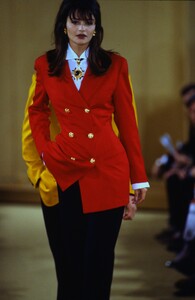 711659525_donna-karan-fw-1992(8).thumb.jpg.54a3fe9704edef5478a54ce7c82cd2ce.jpg