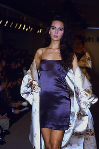 calvin-klein-ss-1988-9.thumb.jpg.14764bf389b1ca5bb9154a517558b157.jpg