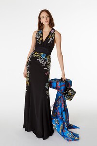 00012-etro-milan-pre-fall-19.thumb.jpg.ccb4ab96d283131009cff7b3aa002c06.jpg