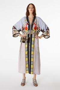 00019-etro-milan-pre-fall-19.thumb.jpg.790b3b5cd124b0c9ac053146f6fce19a.jpg