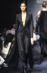 1022261668_Lanvin1993WomenRTW51.thumb.jpg.4c0b572b21ce83ddce86f528e92b8d6b.jpg