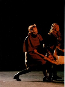 ARCHIVIO - Vogue Italia (October 1998) - Theater of Fashion - 033.jpg