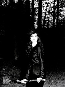 Vogue_França_Outubro2004_phIVLamsweerde&VMatadin_IsabeliFontana_05.jpg