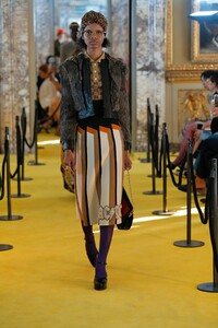 Gucci-Cruise-Collection-Alessandro-Michele-Florenze-2018-75-1496082736.thumb.jpg.6834f041084c2b12d4d40411bfa53850.jpg