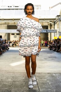 MSGM-RTW-SS18-Milan-8506-1506267725.thumb.jpg.cfc4f7640eb55d1cad18d5fa7f5bef59.jpg