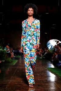 MSGM-RTW-SS19-Milan-4598-1537544446.thumb.jpg.92e6497b726e1ebb7f24858368ff5038.jpg