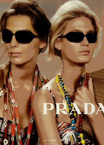 Meisel_Prada_Spring_Summer_2004_01.thumb.png.c4513775201d9de4aef6a599171fd93f.png