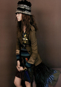 Meisel_Prada_Spring_Summer_2005_01.thumb.png.8be7fac5be95222b6e40b604e72d3dc6.png