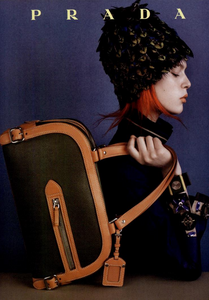 Meisel_Prada_Spring_Summer_2005_02.thumb.png.5684864b92c2ce1a530168113ddb69b4.png