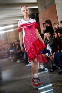 Nicopanda-RTW-SS19-London-39766-1536927648.thumb.jpg.06b26a0ae46349b61d807d9776c16980.jpg