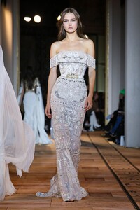 Zuhair-Murad-Haute-Couture-SS20-Paris-4051-1579714939.thumb.jpg.1b8b1a2435a6df83814f66b404267aac.jpg