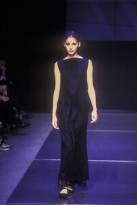 alberta-ferretti-fw-1998-3.thumb.jpg.e2c5266eb752173b9964e111f41a9b3e.jpg