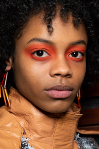 backstage-defile-kenzo-automne-hiver-2019-2020-paris-coulisses-48.thumb.jpg.0c25447931611ba826011104cfff5a5a.jpg