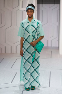 defile-anya-hindmarch-printemps-ete-2018-londres-look-24.thumb.jpg.218cfb7b393754ac03b4471a65de7251.jpg