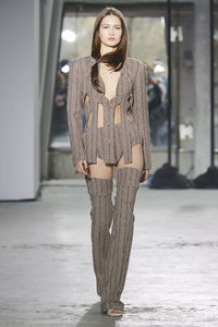 defile-area-automne-hiver-2020-2021-new-york-look-34.thumb.jpg.88fe023b07cc9cdb98051325cf1ab042.jpg