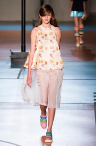 defile-au-jour-le-jour-pret-a-porter-printemps-ete-2015-photo-12.thumb.jpg.8896addcebfad2f850d263dcf81700c4.jpg