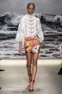 defile-zimmermann-printemps-ete-2020-new-york-look-30.thumb.jpg.9a9d6f0a5f3e73533d014d84021e3612.jpg