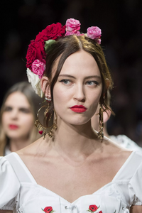 detail-defile-dolce-amp-gabbana-printemps-ete-2019-milan-detail-489.thumb.jpg.0c885261143e6fd09cb16df65c976783.jpg