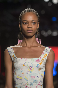 detail-defile-gcds-printemps-ete-2019-milan-detail-108.thumb.jpg.e965c6359c57df35daa121aa0bb195df.jpg