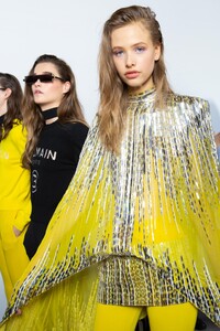 backstage-defile-balmain-printemps-ete-2020-paris-coulisses-318.thumb.jpg.ad2174d17cfe98a0edb5bdd8e6143e61.jpg